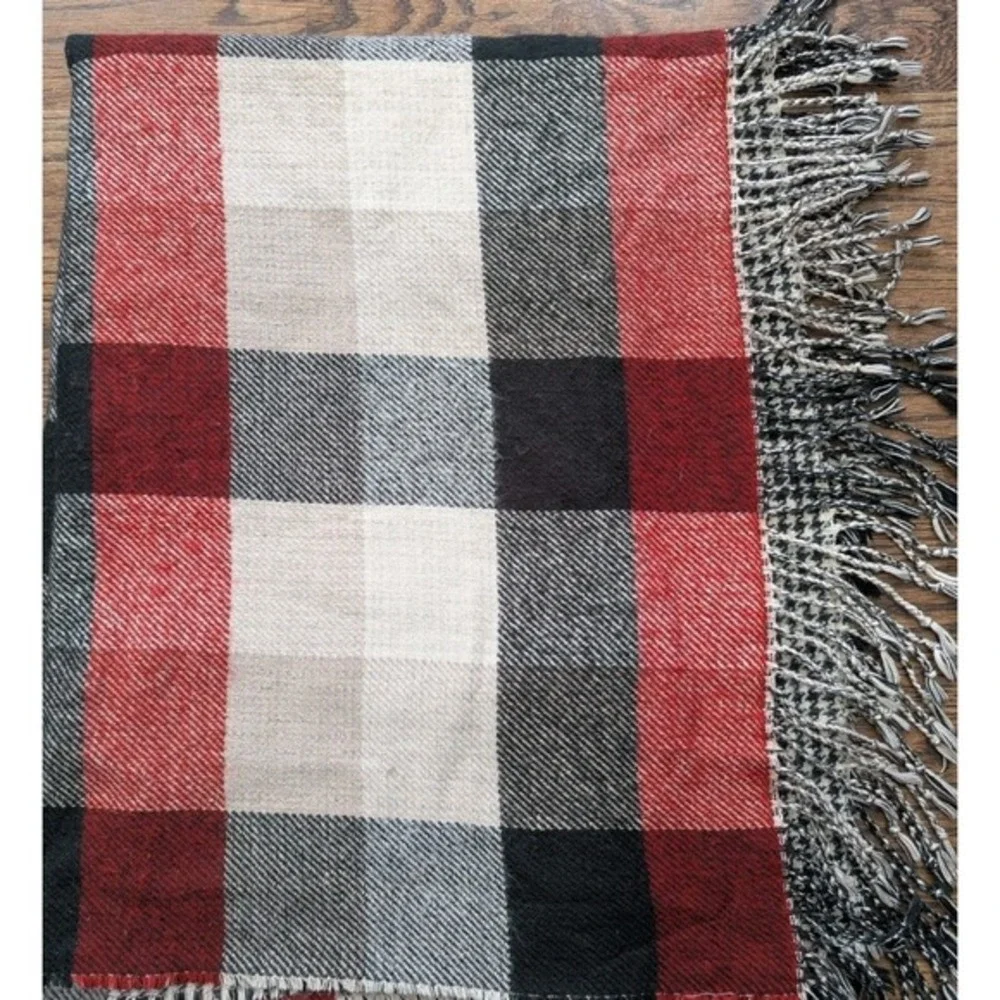 Pottery Barn Christmas Whitaker Reversible Throw Blanket‎ Red Plaid Houndstooth